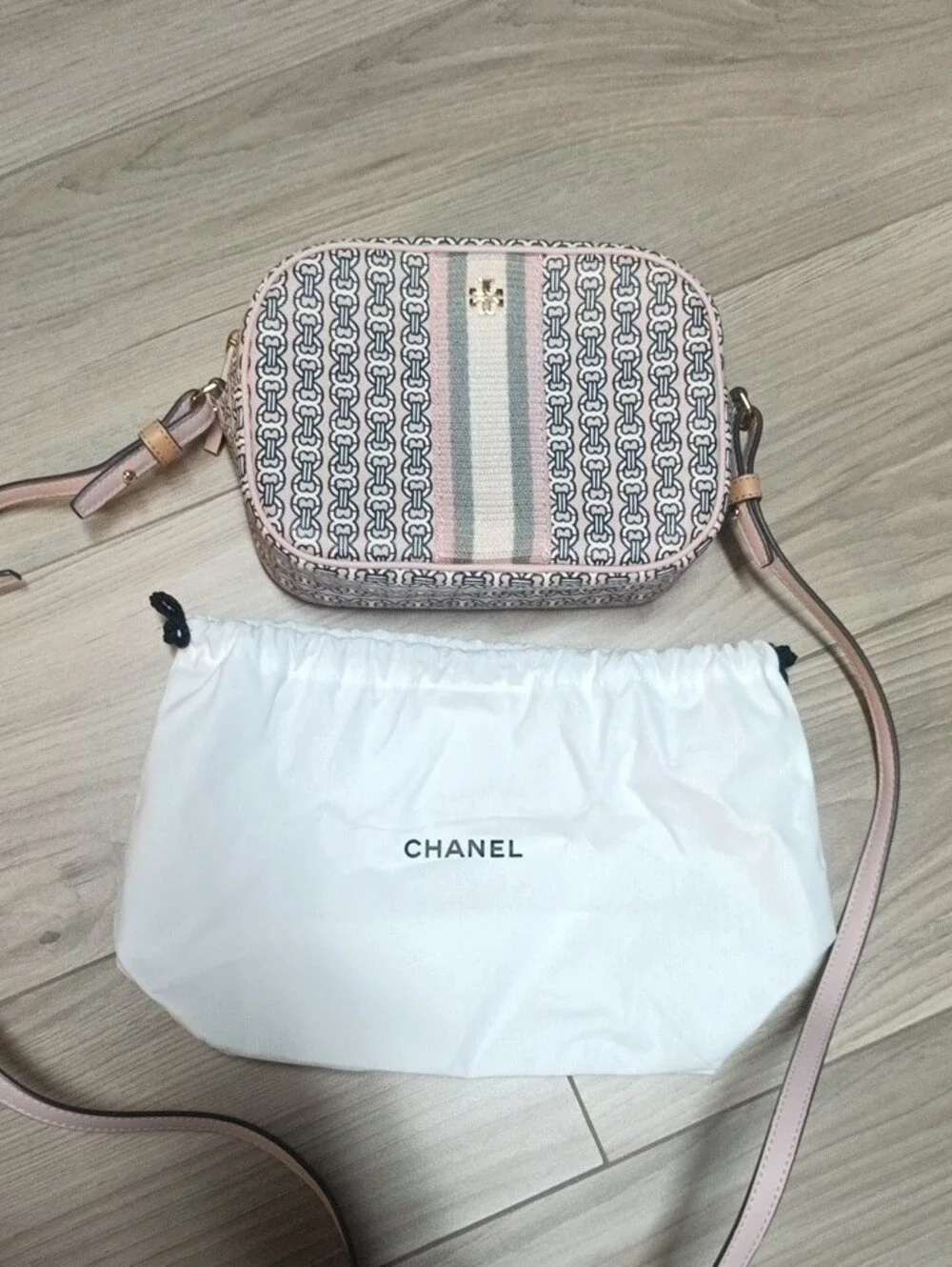 Tory Burch Pink Gemini Link Pattern Crossbody
